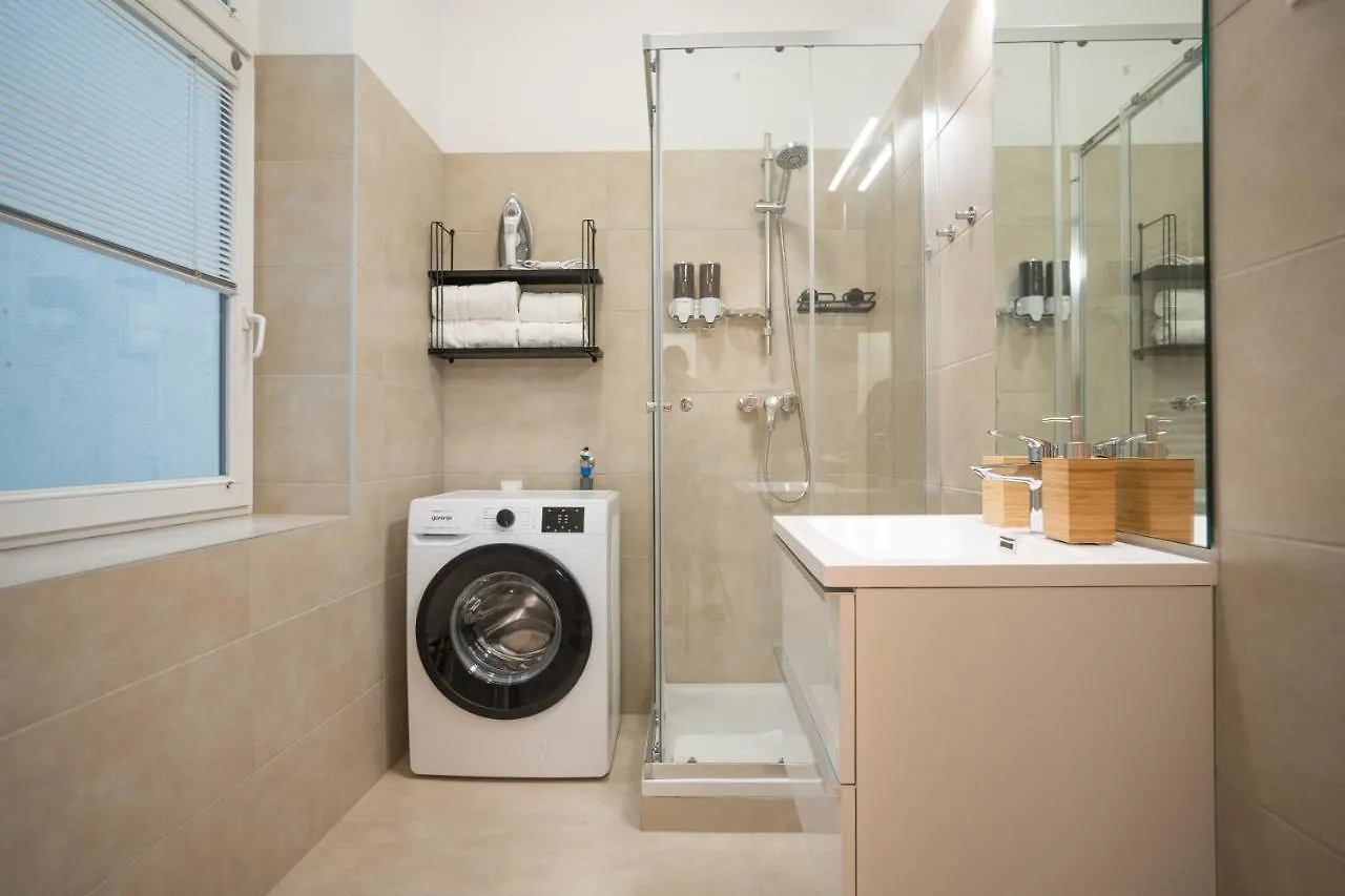 Central Brand-New Apartment With A Patio Vienna